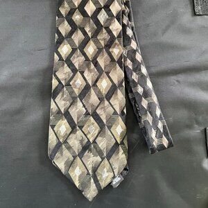 Men’s Haggar Silk Tie – Charcoal Gray with Diamond Geometric Print